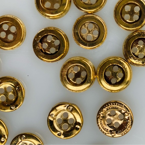Vintage Gold Tone Metal Button Bundle - Picture 6 of 8
